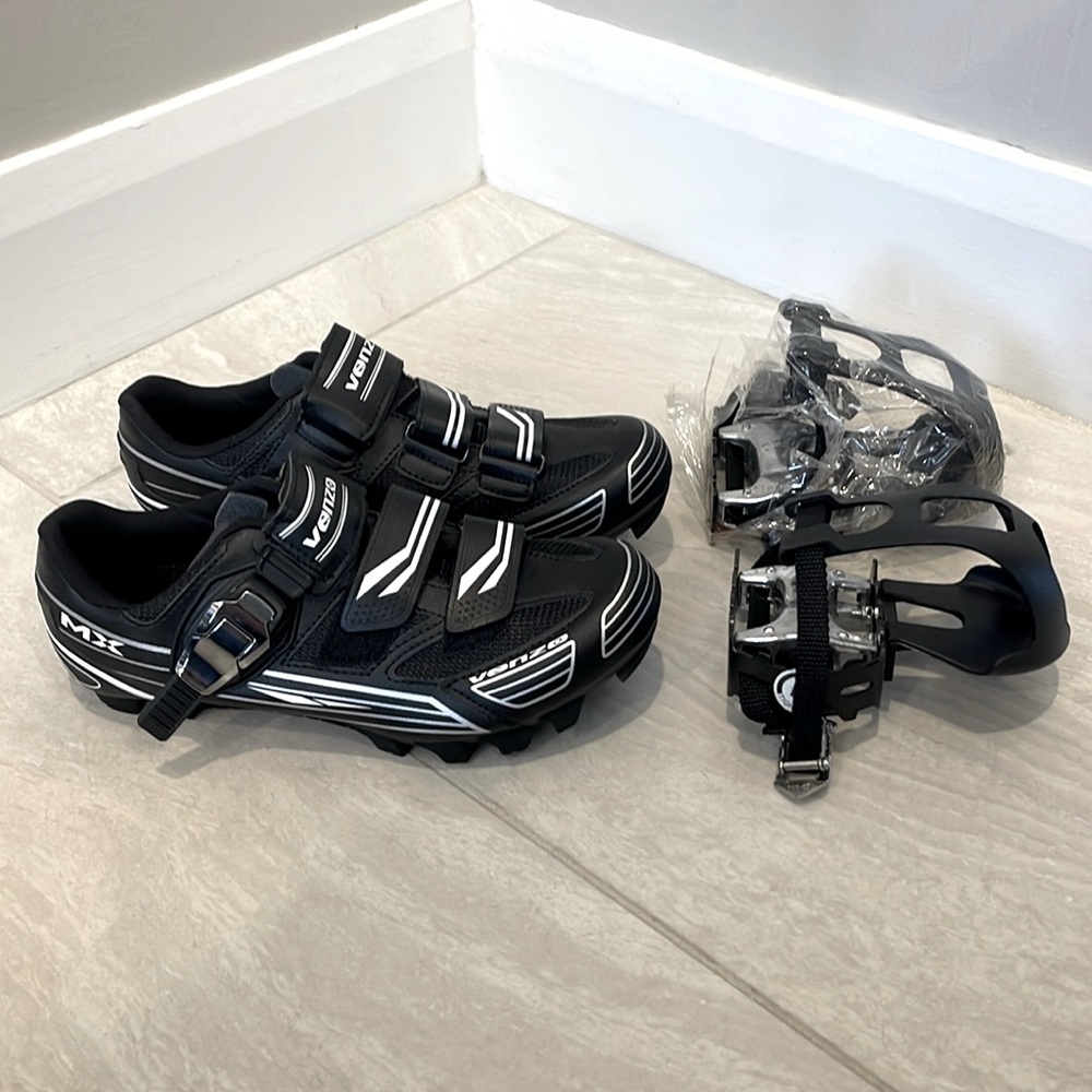 Venzo mountain bike spin shoes with pedals woman’s size 8